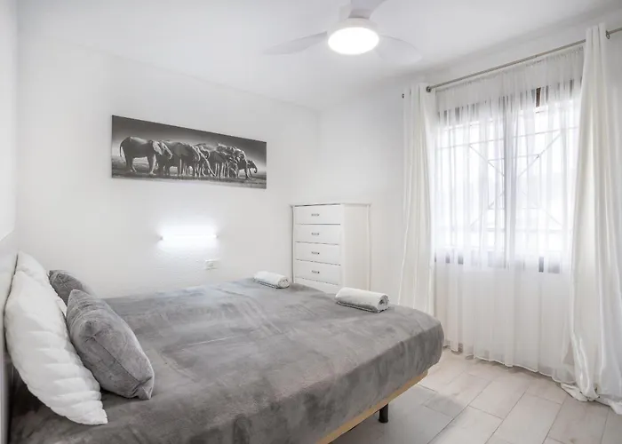 Lejlighed Castle Harbour Heated Pool Views By Lovetenerife Los Cristianos (Tenerife)